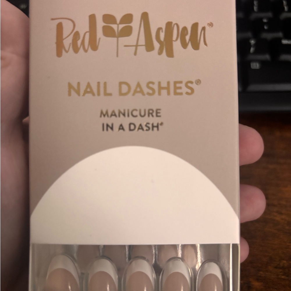Red Aspen Nail Dashes